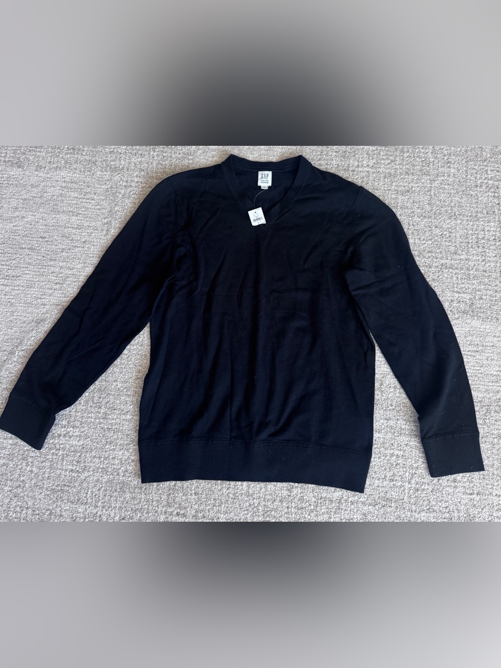 GAP Men’s Black V-Neck Sweater